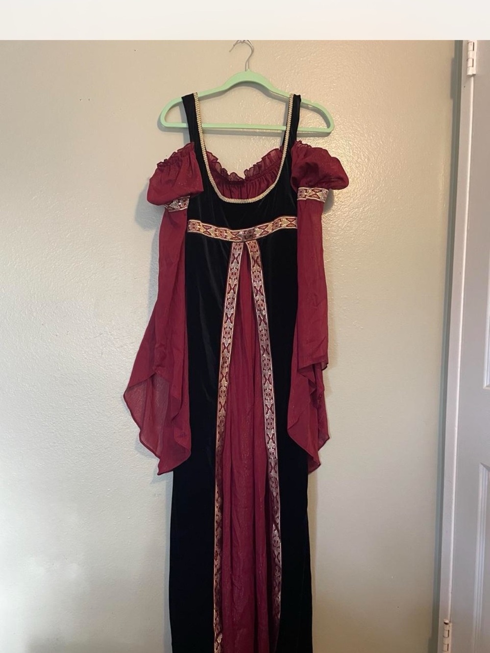 Dolls Kill Trickz n Treatz Black and Burgundy Renaissance Dress size small NWT